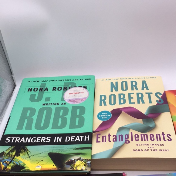 Bundle of 7 Nora Roberts Fiction Novels Books - Picture 3 of 11